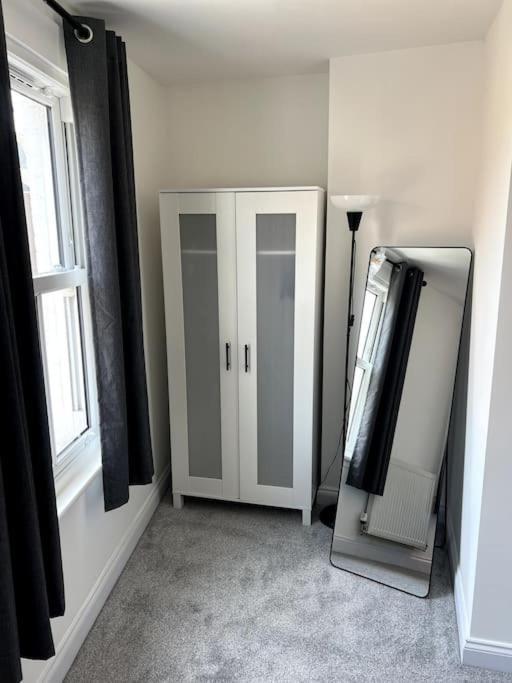 Central Chic 3 Bed, Great Location Winchester Extérieur photo